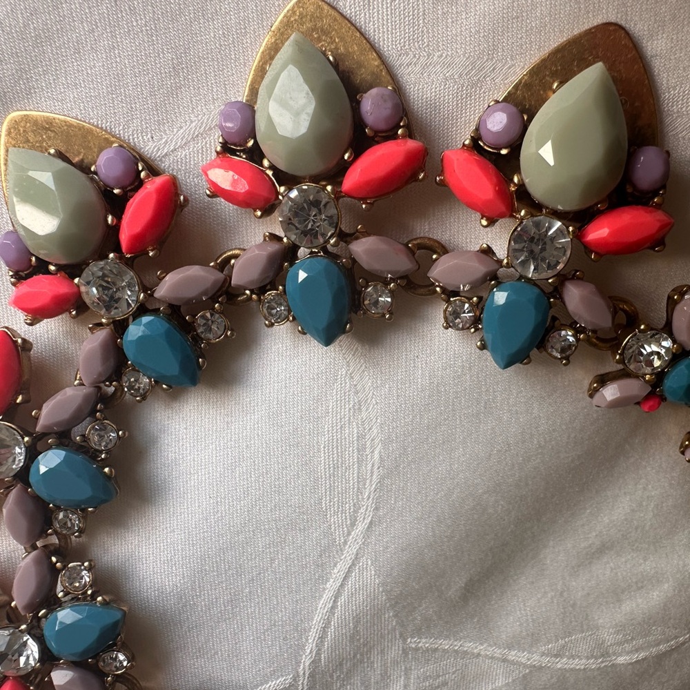 Jcrew like new beautiful colors necklace
